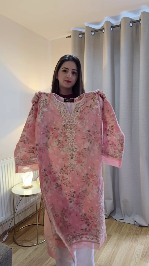 Elara sea pink